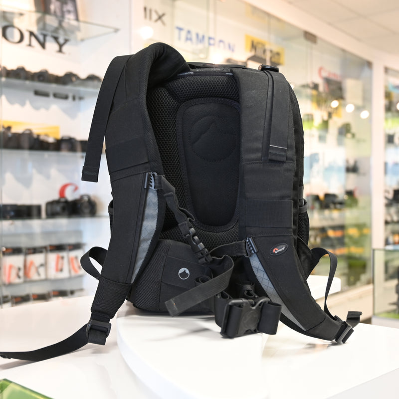 Lowepro Vertex 100 AW Usagé