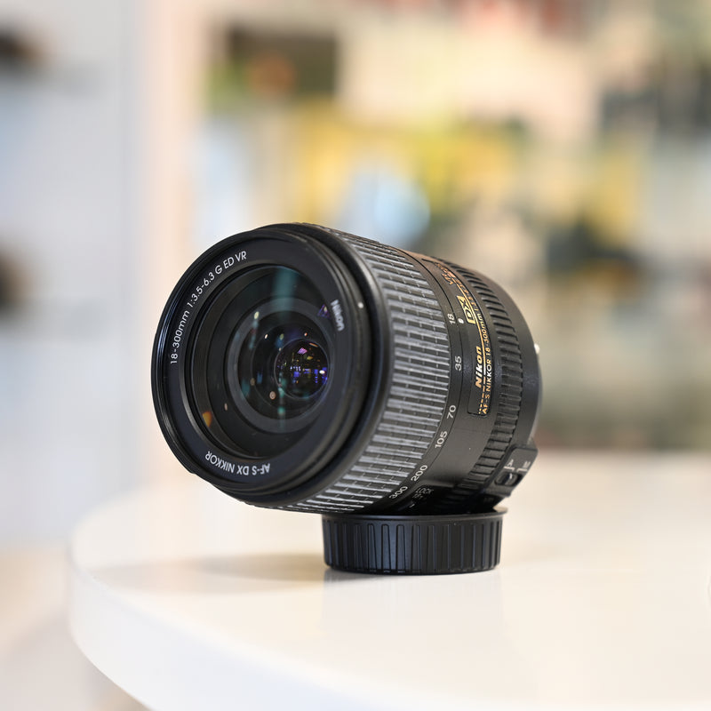 Nikon AF-S DX 18-300mm F3.5-6.3G VR Usagé