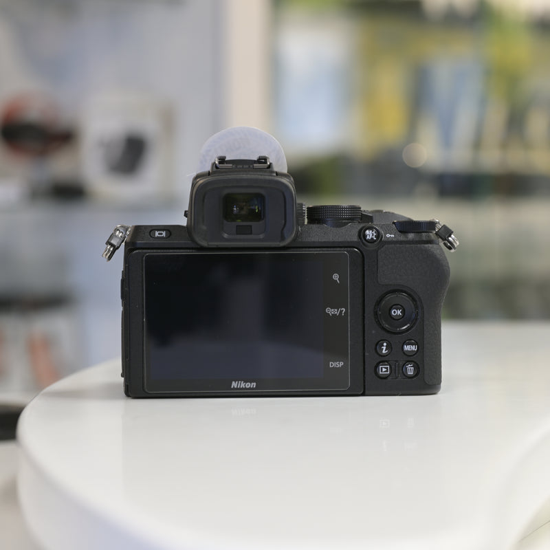 Nikon Z50 avec DX 16-50mm f/3.5-6.3 Usagé