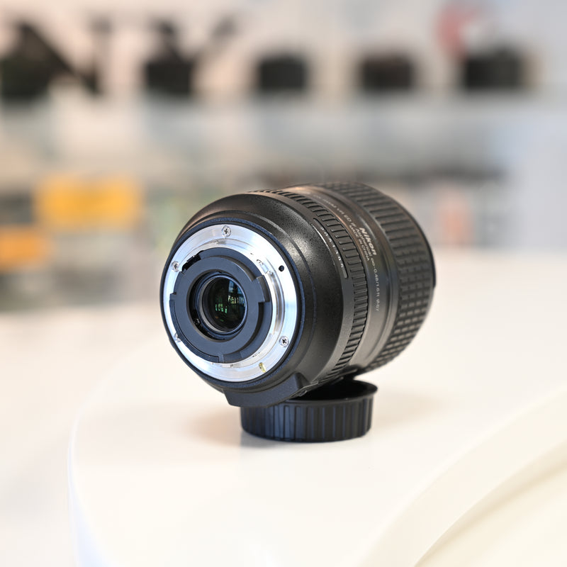 Nikon AF-S DX 18-300mm f/3.5-6.3G VR Usagé