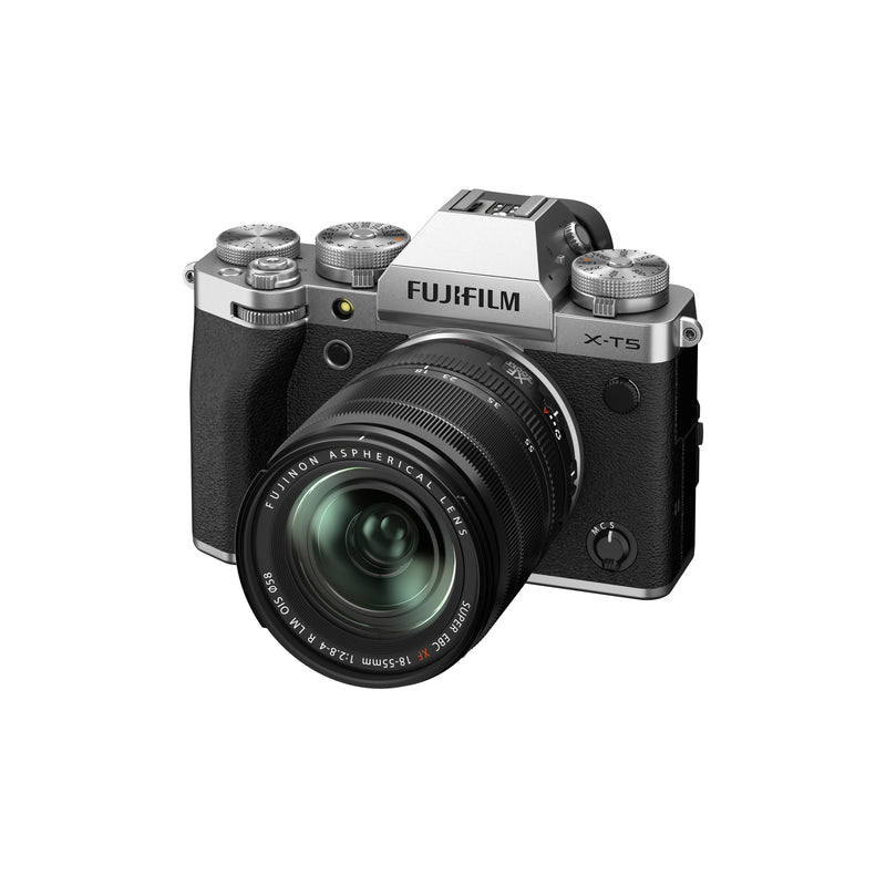 Fujifilm X-T5 Silver / XF 18-55mm f/2.8-4