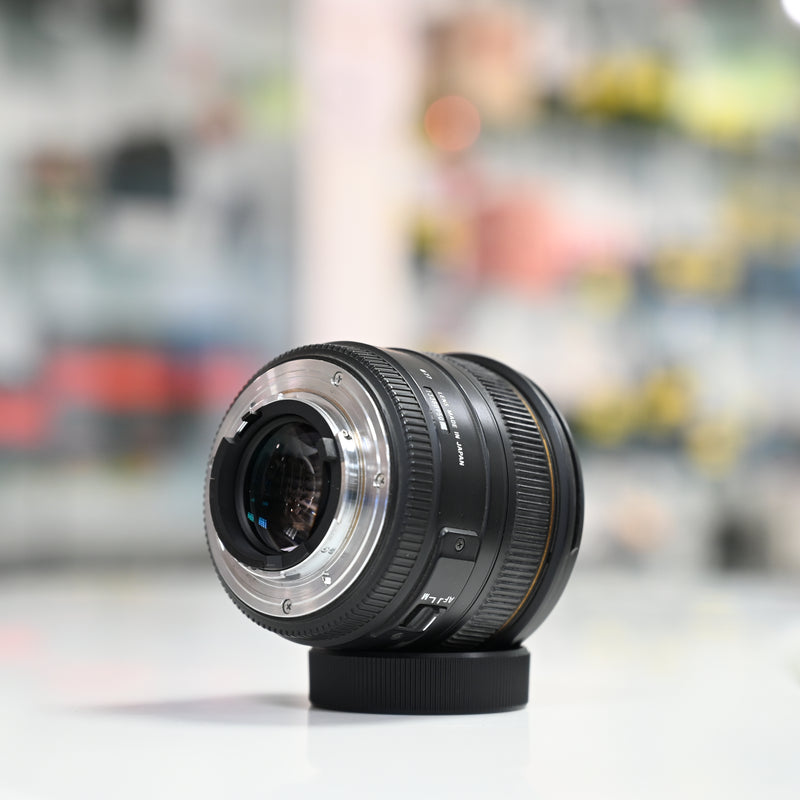 Sigma 50mm f/1.4 EX DG pour Nikon Usagé