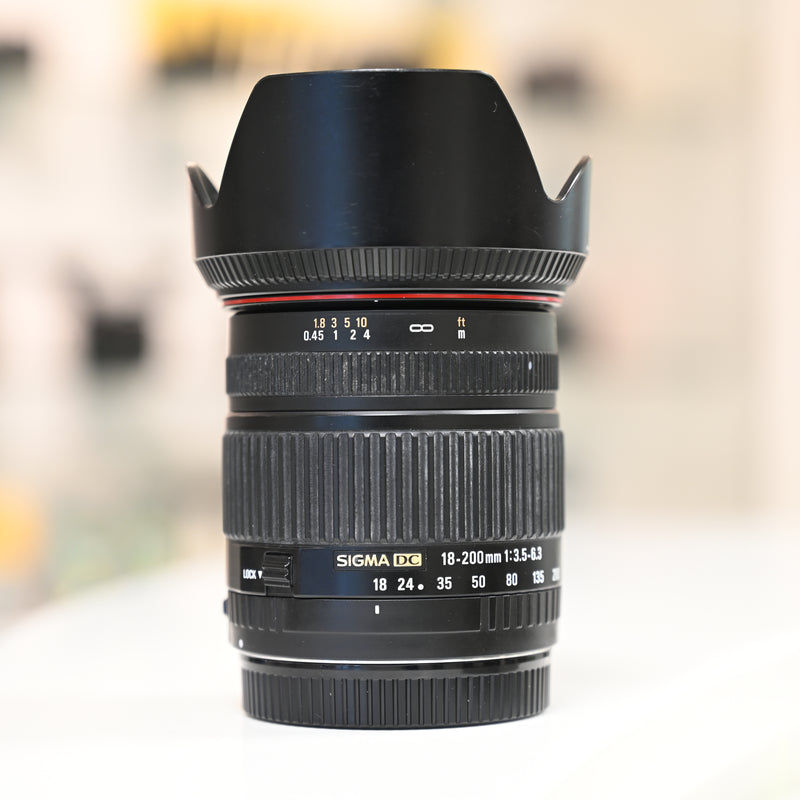 Sigma 18-200mm f/3.5-6.3 DC pour Canon Usagé