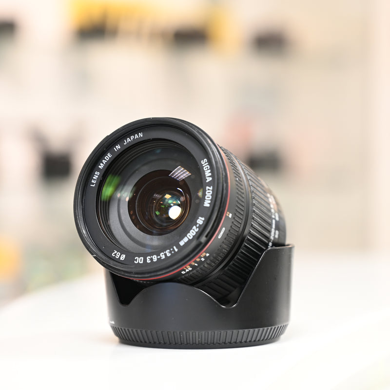 Sigma 18-200mm f/3.5-6.3 DC pour Canon Usagé