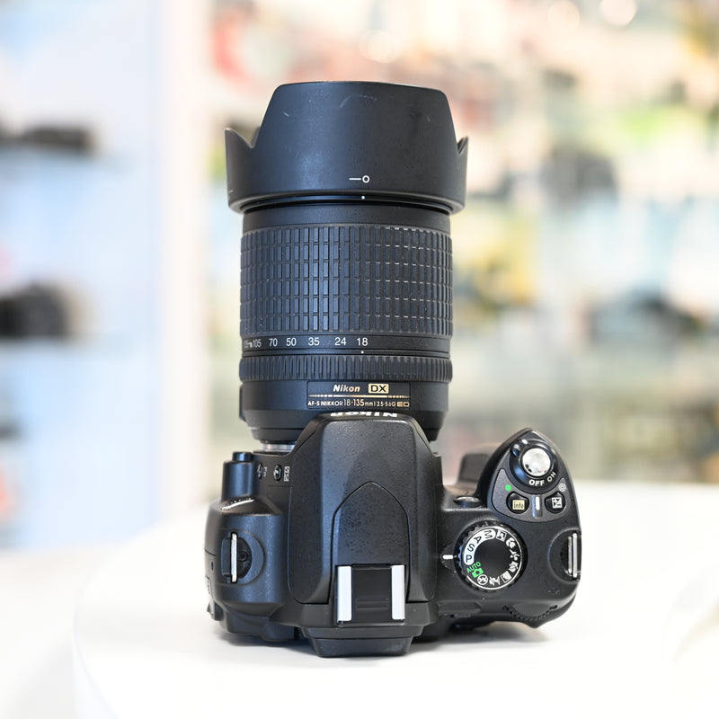 Nikon D40 with AF-S DX 18-135mm Used