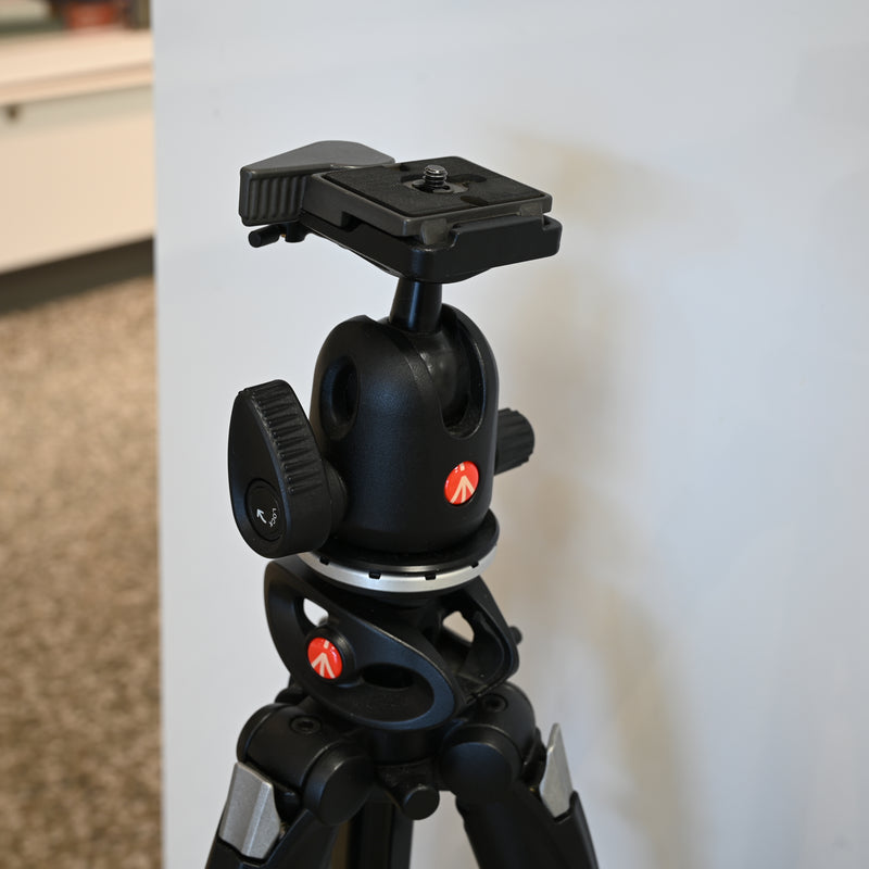 Trépied manfrotto 290 Dual / 496RC2 Usagé