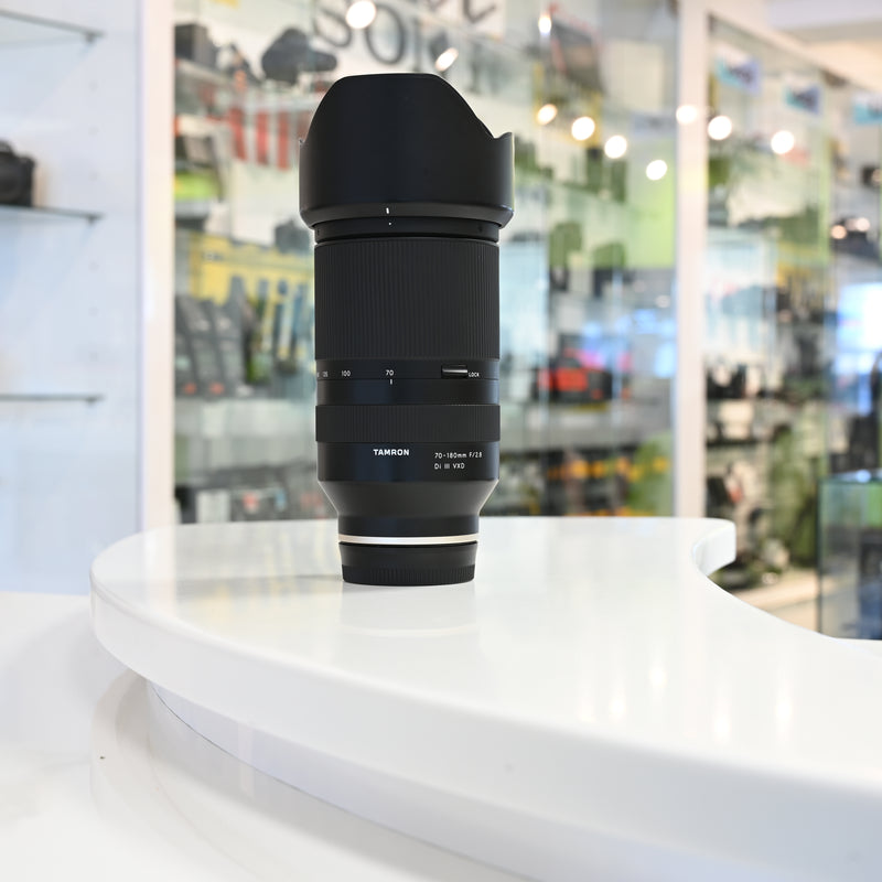 Tamron 70-180mm f/2.8 DiIII pour Sony FE Usagé