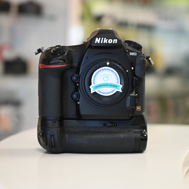 Nikon D850 avec poignée d&